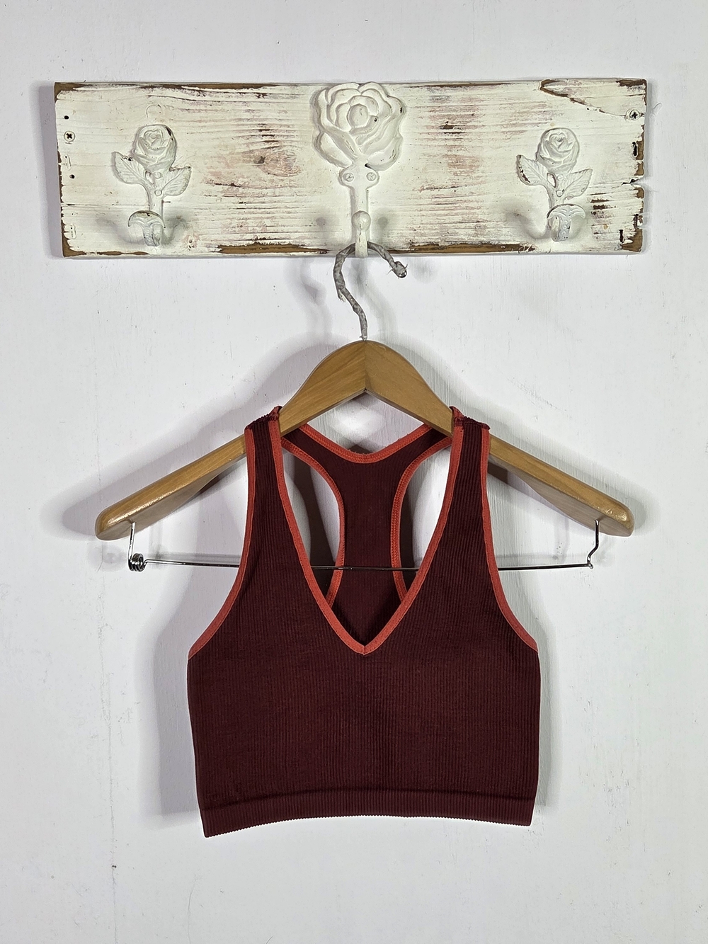Free PEOPLE Movemebt Size XS Ribbed V-Neck Racerback Bralette in Burgundy